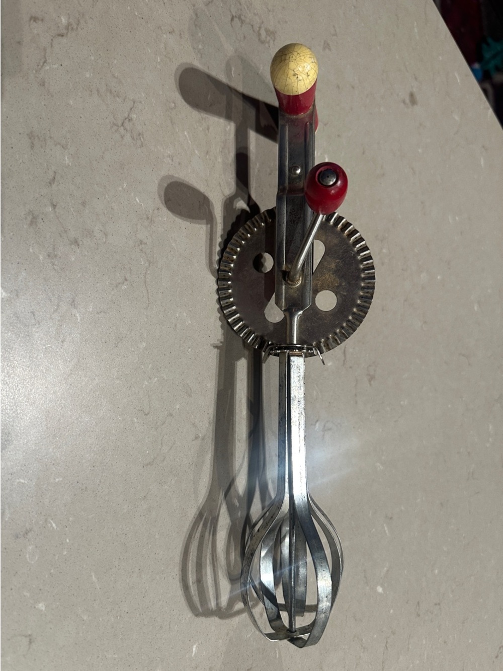 Vintage Dover High Speed Super Center Beater Hand Crank Egg Red Wood Handle